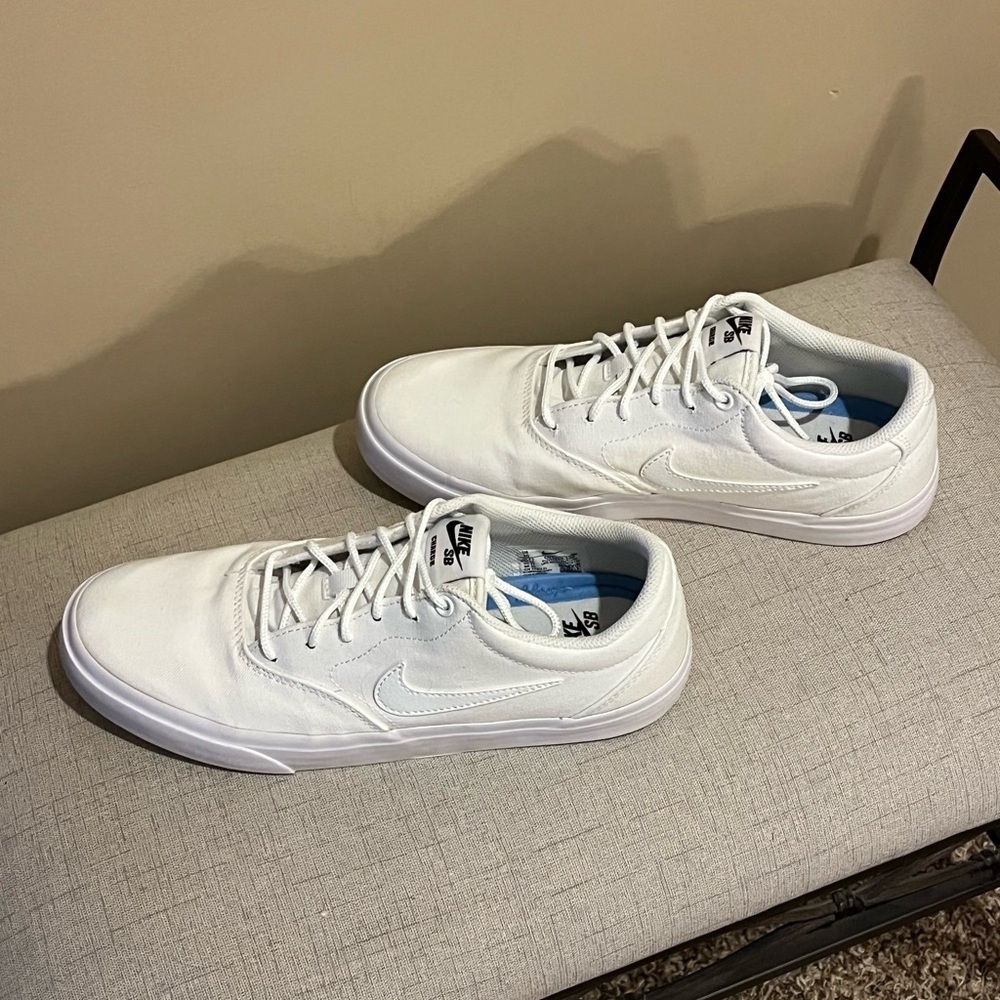 Nike SB Charge White Canvas Sneakers, size 10